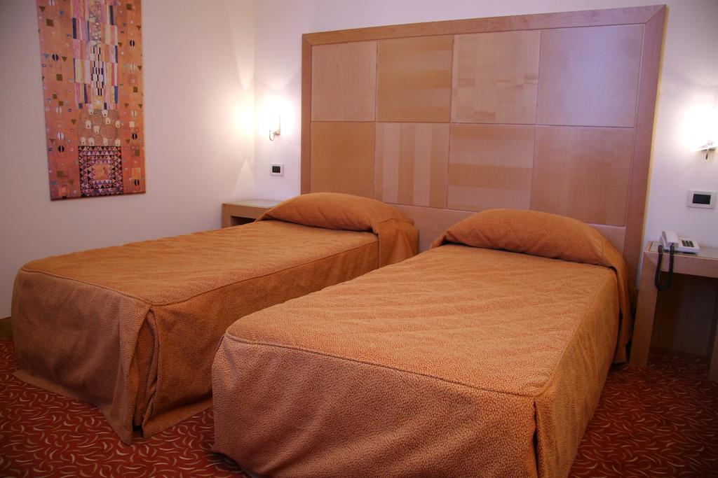 Hotel Roma Cividale del Friuli Cameră foto